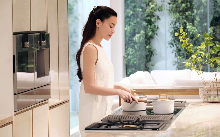 6 căn bếp toát mùi tiền của hội nhà giàu: nữ đại gia có căn bếp 500 triệu, gái xinh lấy chồng Thái sở hữu căn bếp giá 3,7 tỷ đồng  - Ảnh 1.