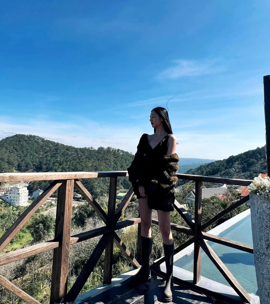 Bạn gái Hồ Quang Hiếu lộ diện xinh đẹp, 'ăn đứt' nam ca sĩ ở điểm này - Ảnh 4. Bạn gái Hồ Quang Hiếu lộ diện xinh đẹp, 'ăn đứt' nam ca sĩ ở điểm này - Ảnh 4.