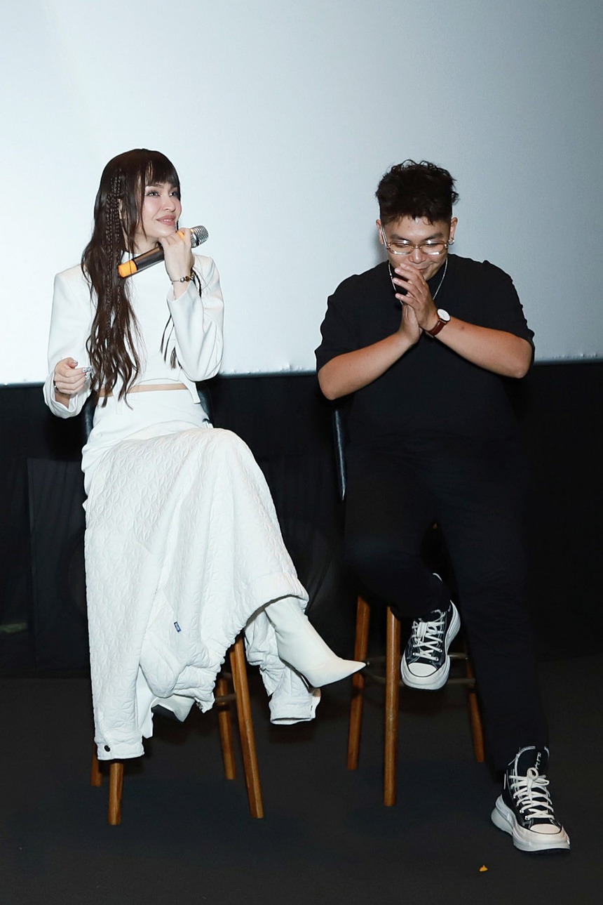 Tiểu Vy bất ngờ nhảy đôi cùng MLee, Hari Won cùng Tóc Tiên tấm tắc khen ngợi 'visual một chín một mười' - Ảnh 3. Tiểu Vy bất ngờ nhảy đôi cùng MLee, Hari Won cùng Tóc Tiên tấm tắc khen ngợi 'visual một chín một mười' - Ảnh 3.