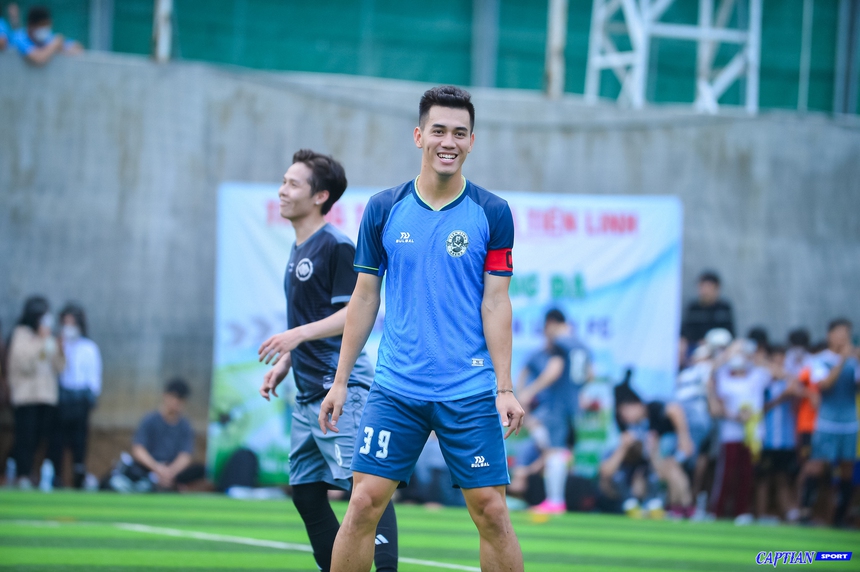 Tiến Linh đối đầu với Cris Phan và Gin Tuấn Kiệt, tỉ số chung cuộc không thể ngờ - Ảnh 3. Tiến Linh đối đầu với Cris Phan và Gin Tuấn Kiệt, tỉ số chung cuộc không thể ngờ - Ảnh 3.