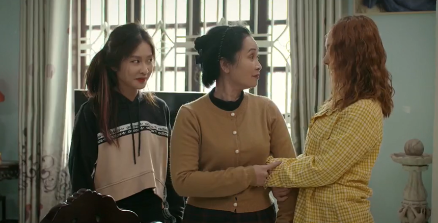 NSND Lan Hương: Bà Cúc trong 'Gia đình mình vui bất thình lình' rất giống tôi ngoài đời - Ảnh 6.