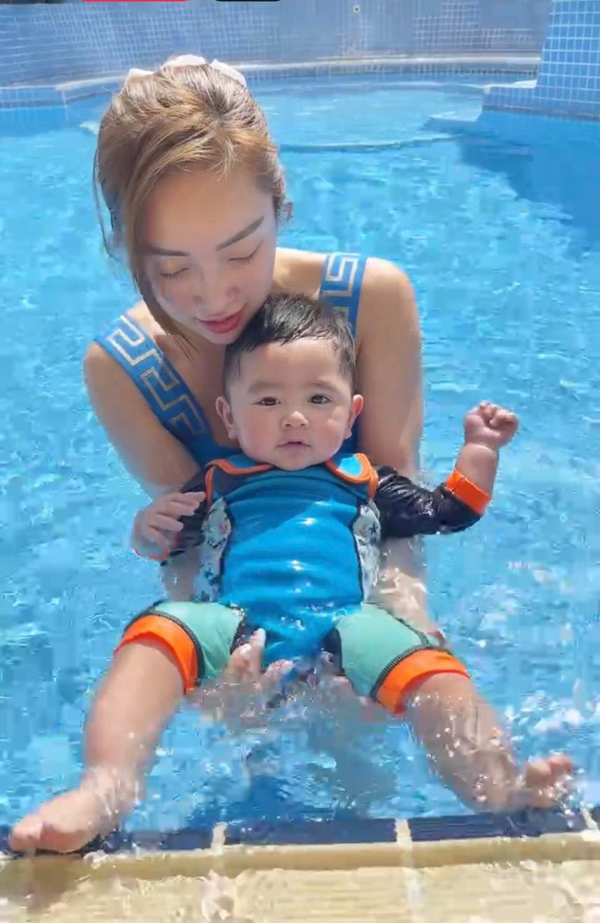 Nam diễn viên Vbiz sống trong cơ ngơi 1600m2 tại TP.HCM: Rộng rãi như resort, có cả hồ bơi và không gian xanh xịn xò  - Ảnh 6.