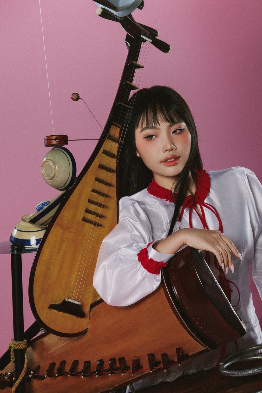 Phương Mỹ Chi tung loạt ảnh khác lạ khi tháo kính - Ảnh 4.