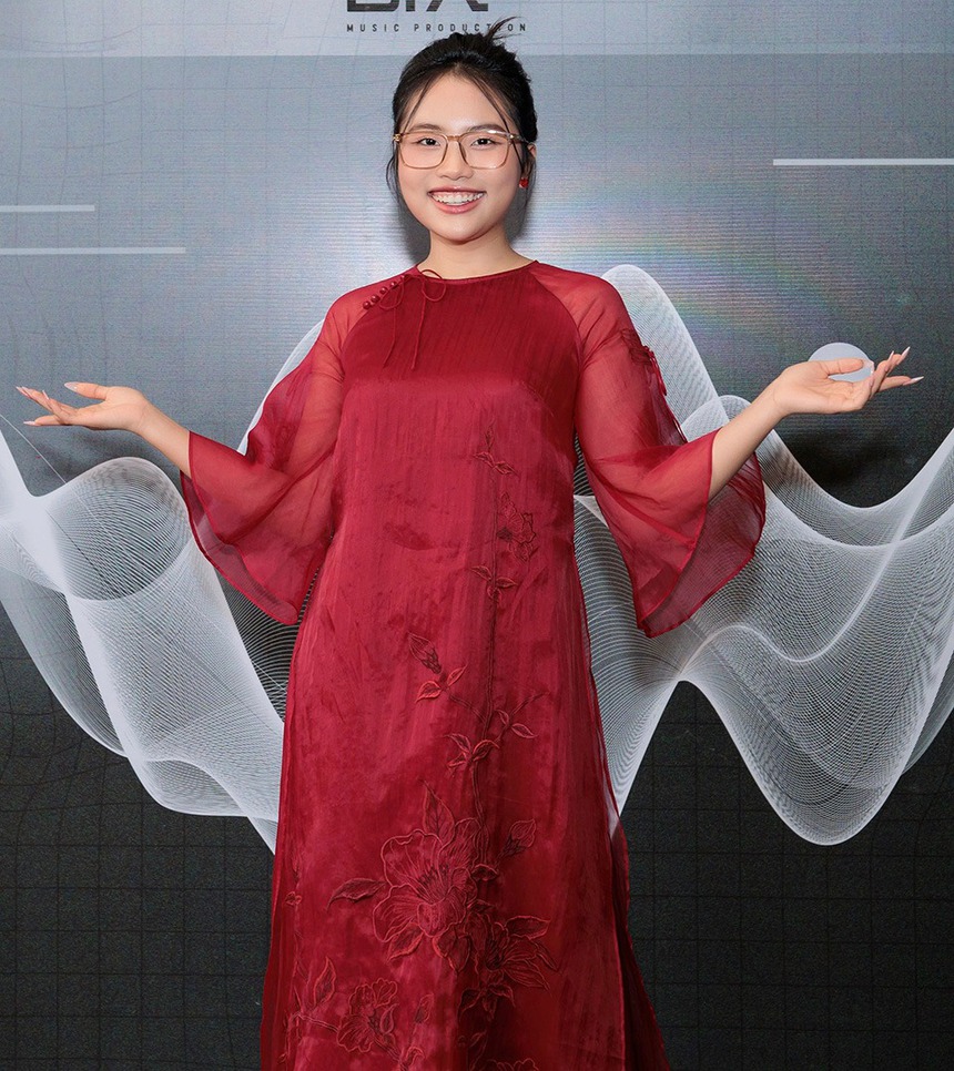 Phương Mỹ Chi tung loạt ảnh khác lạ khi tháo kính - Ảnh 13.