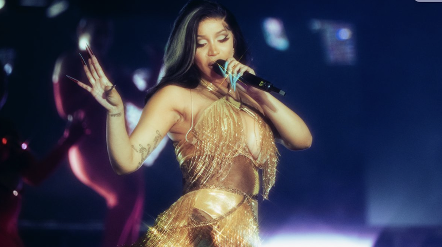 Trang phục của Cardi B bị rách khi đang trình diễn tại Thái Lan, nghe lí do lại càng bất ngờ - Ảnh 4.