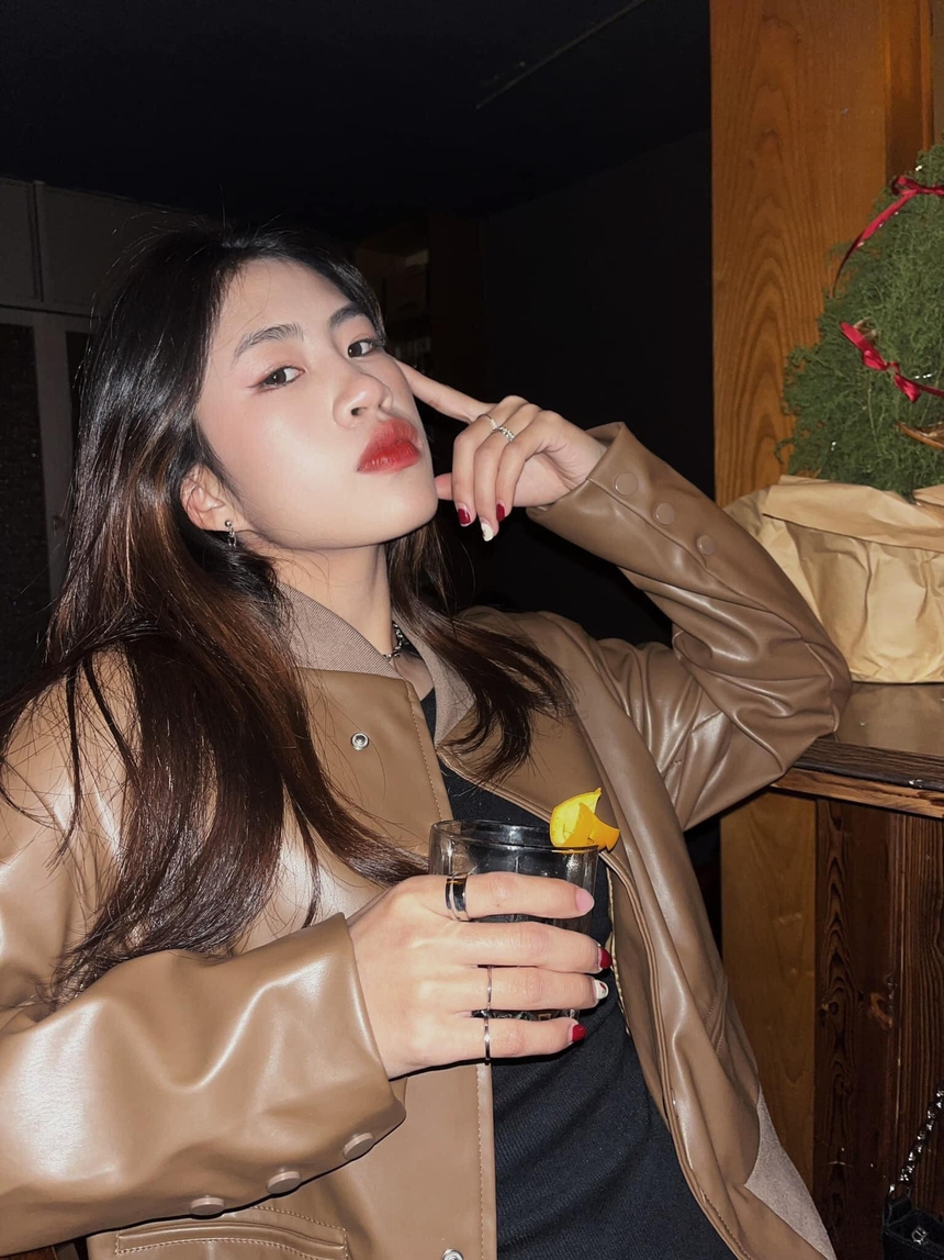 Thanh Nhã lập cú đúp giúp Việt Nam đại thắng tại Nhật Bản, khiến fan nam mê mẩn vì quá xinh - Ảnh 11.