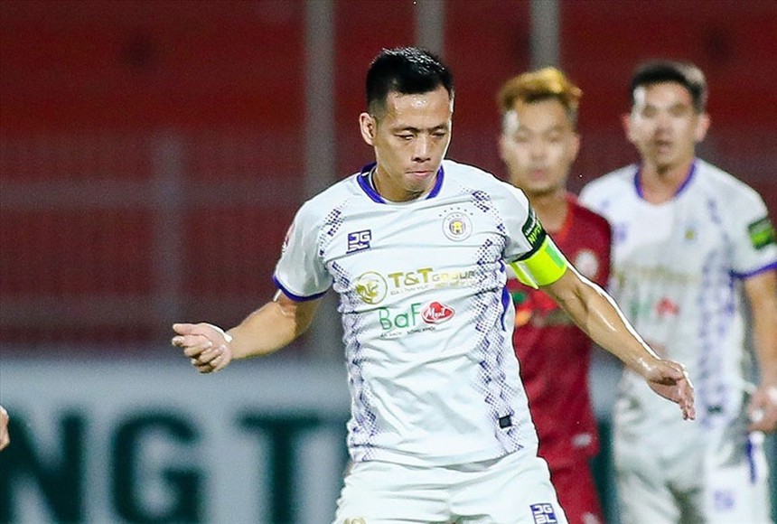 Vì sao Văn Quyết nhận án phạt kịch khung sau sự cố với trọng tài? - Ảnh 3. Vì sao Văn Quyết nhận án phạt kịch khung sau sự cố với trọng tài? - Ảnh 3.