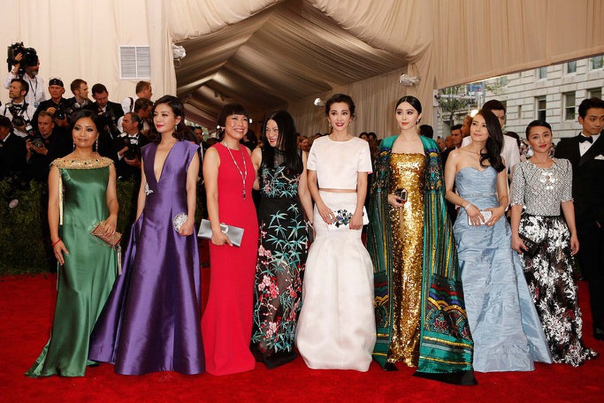 Met Gala 2015 mở ra cuộc đại chiến nhan sắc giữa các sao hàng đầu Cbiz, Phạm Băng Băng so với Châu Tấn - Triệu Vy liệu có thất thế? - Ảnh 2.