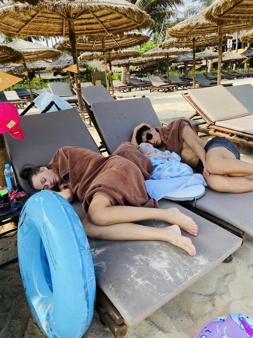 Gia đình Bùi Tiến Dũng bị nói "ngủ bờ ngủ bụi" khi đi du lịch, gương mặt tiều tuỵ của vợ mẫu Tây gây chú ý - Ảnh 1.