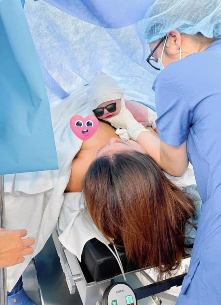 Ca sĩ Vbiz từng vướng tranh cãi vì quan điểm không muốn sinh con: Suýt từ hôn với chồng kém 3 tuổi, vừa chào đón con gái đầu lòng - Ảnh 9.