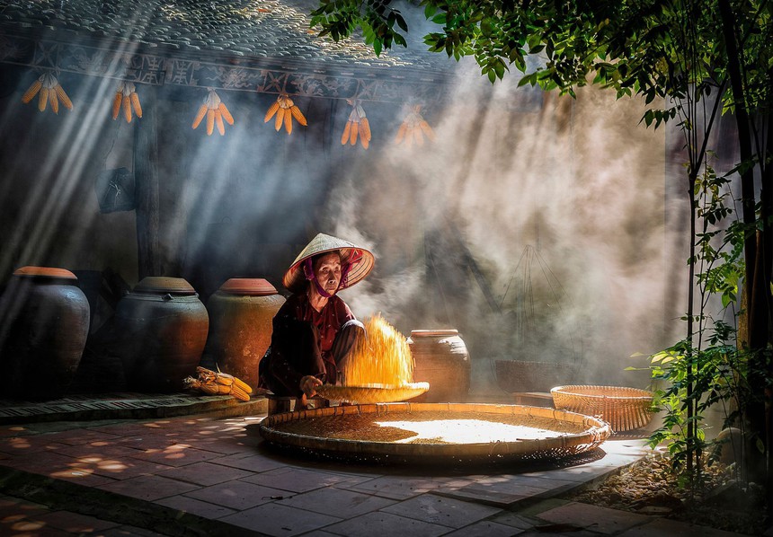 "Cuộc chơi ánh sáng" của nghệ sĩ nhiếp ảnh Nguyễn Ngọc Bình - Ảnh 2.