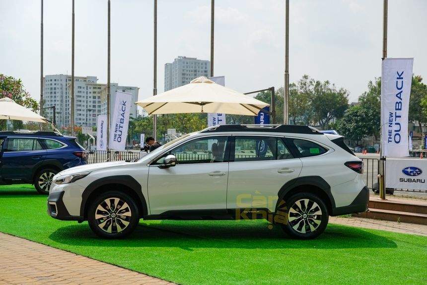 Subaru Outback thêm 5 thứ là có bản mới ra mắt Việt Nam, giá gần 2,1 tỷ đồng ngang ngửa Mercedes GLC - Ảnh 3. Subaru Outback thêm 5 thứ là có bản mới ra mắt Việt Nam, giá gần 2,1 tỷ đồng ngang ngửa Mercedes GLC - Ảnh 3.