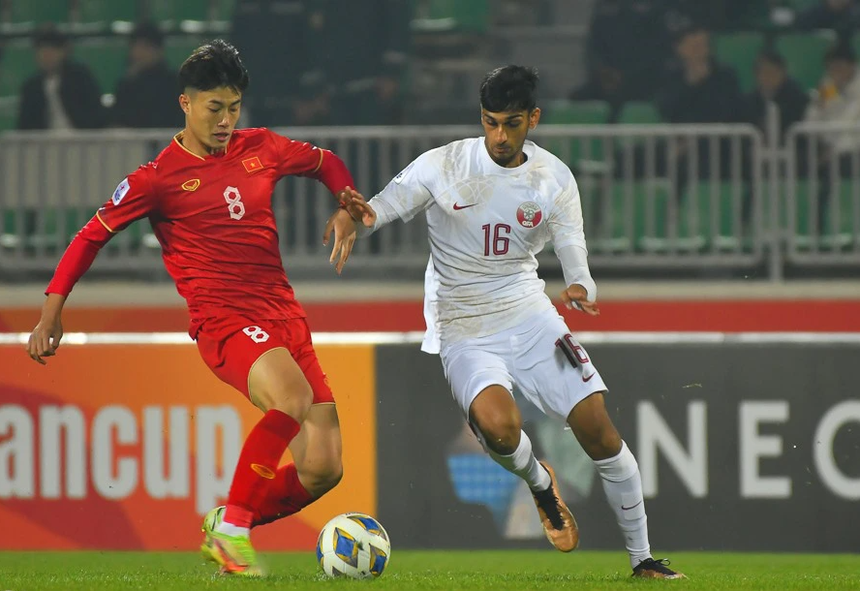 Văn Quyết tạo cơ hội cho cầu thủ trẻ Hà Nội FC - Ảnh 2.