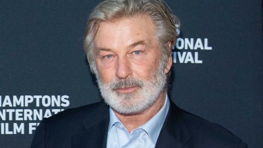 Tài tử Hollywood Alec Baldwin được miễn tội vụ án ngộ sát - Ảnh 2. Tài tử Hollywood Alec Baldwin được miễn tội vụ án ngộ sát - Ảnh 2.