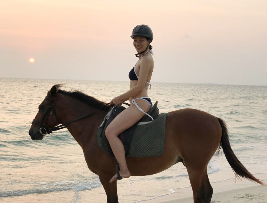 'Nữ hoàng tốc độ' Vũ Thị Hương nhan sắc thăng hạng, cuộc sống viên mãn bên chồng Tây ở xứ người - Ảnh 13.