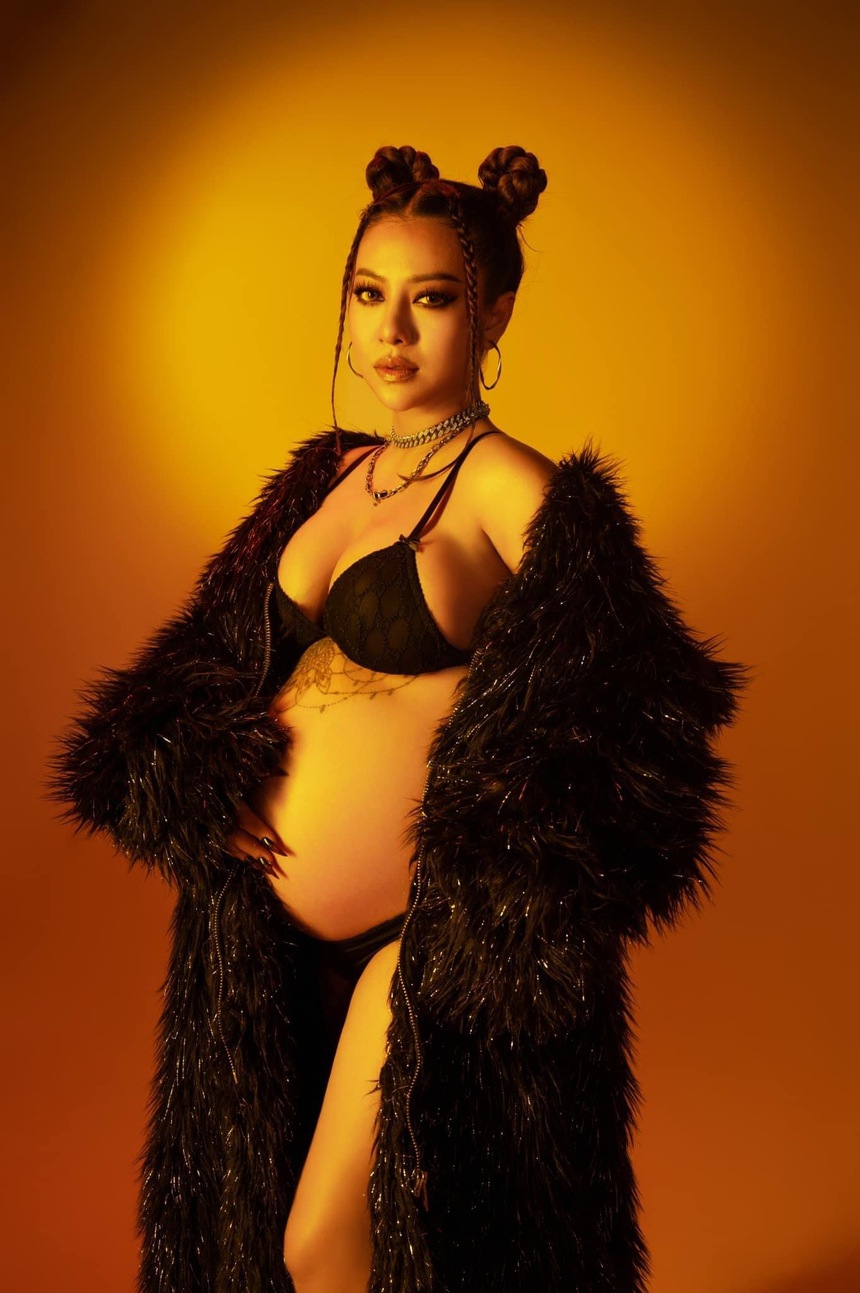 Ca sĩ Vbiz từng vướng tranh cãi vì quan điểm không muốn sinh con: Suýt từ hôn với chồng kém 3 tuổi, vừa chào đón con gái đầu lòng - Ảnh 5.