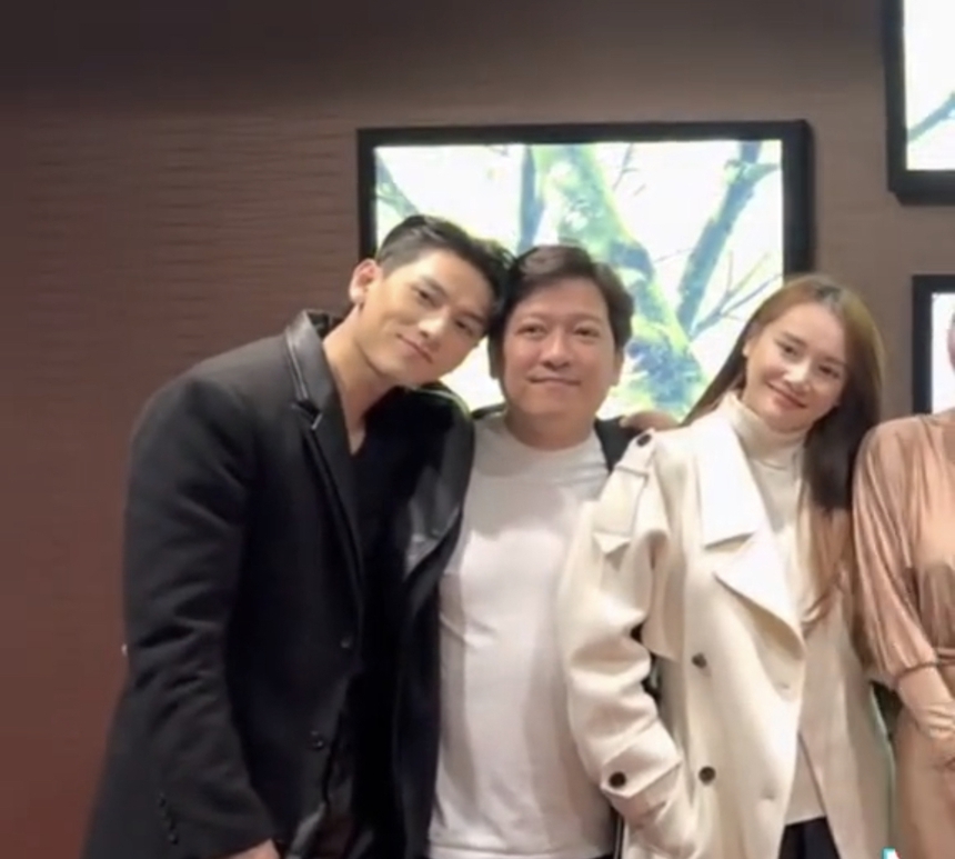 Nhã Phương lúc mang bầu lần 2: Ngoại hình tròn trịa rõ, có 1 chi tiết gây chú ý khi cùng Trường Giang đi Mỹ!  - Ảnh 4.