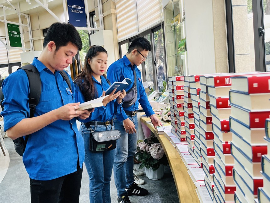 Ngày Sách và Văn hoá đọc Việt Nam: Lan tỏa để phát triển văn hóa đọc một cách bền vững - Ảnh 1.