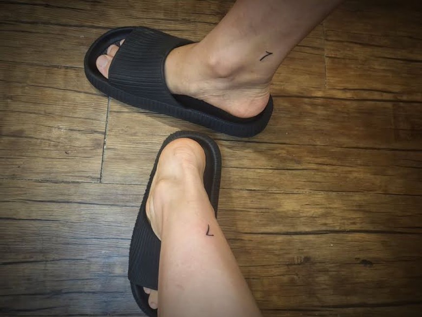 Fan 'mắt cú vọ' sẽ soi ra hình xăm tình bạn trong MV mới của Suga BTS? - Ảnh 2. Fan 'mắt cú vọ' sẽ soi ra hình xăm tình bạn trong MV mới của Suga BTS? - Ảnh 2.