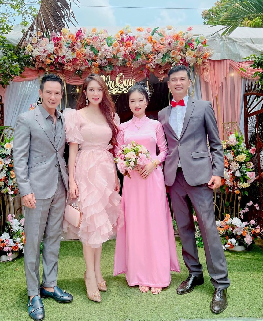 Gần 50 tuổi mới cưới vợ, cuộc sống của nghệ sĩ Tiết Cương giờ ra sao?  - Ảnh 1.