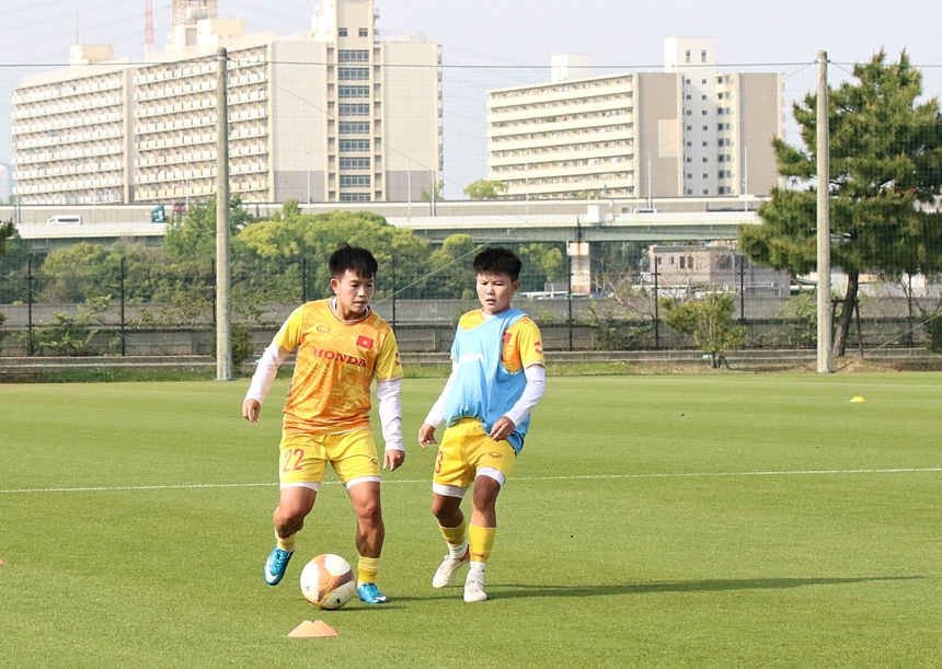 Bóng đá Việt Nam ngày 21/4: Tiền vệ U22 Việt Nam dính chấn thương - Ảnh 4.