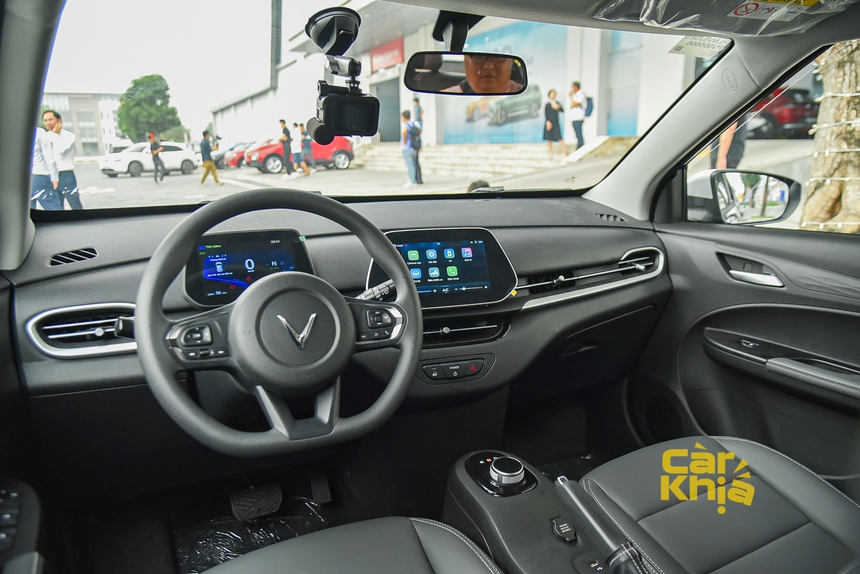 Ngồi thực tế VinFast VF 5 Plus phiên bản thương mại: Nhiều trang bị hơn hẳn đối thủ, rộng rãi nhưng vẫn cần cải thiện - Ảnh 10.
