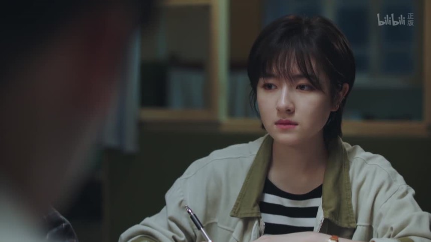 Màn 'cưa sừng làm nghé' tệ nhất phim Trung đầu năm 2023: Sau bím tóc thiếu nữ là nhan sắc U50 già chát - Ảnh 14.