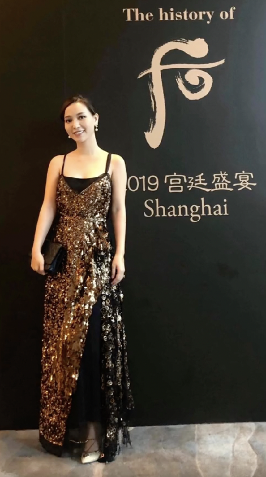 Chân dung người đẹp không bị lù mờ khi đứng cạnh "quốc bảo nhan sắc" Lee Young Ae: Có nhà penthouse 81 bạc tỷ, xài kem dưỡng 42 triệu đồng - Ảnh 2.