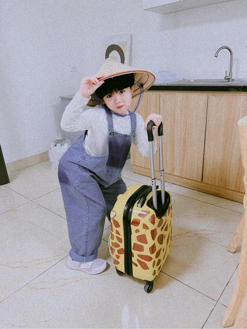 Con trai màn ảnh của Doãn Quốc Đam và Lan Phương: Chuyên làm mẫu nhí, khả năng học thoại cực siêu - Ảnh 10.