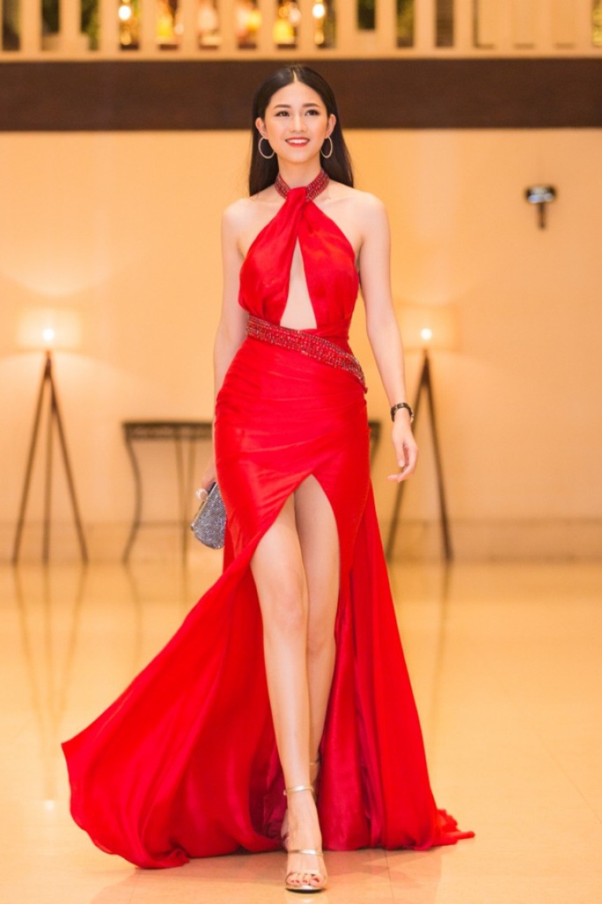 Những nàng hậu cao trên 1m8 của làng nhan sắc Việt - Ảnh 12.