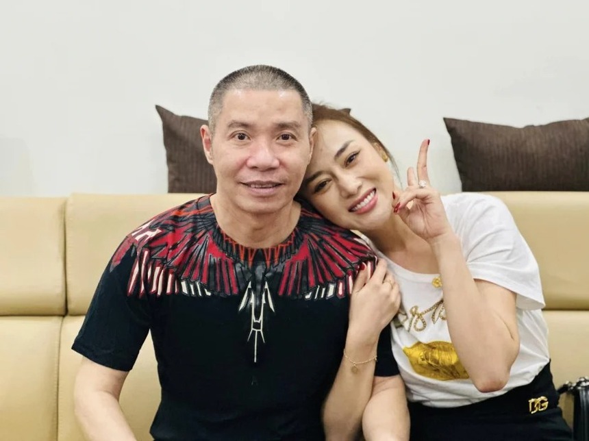 Điểm danh những set đồ trông đơn giản nhưng đậm mùi tiền của Phương Oanh  - Ảnh 5.