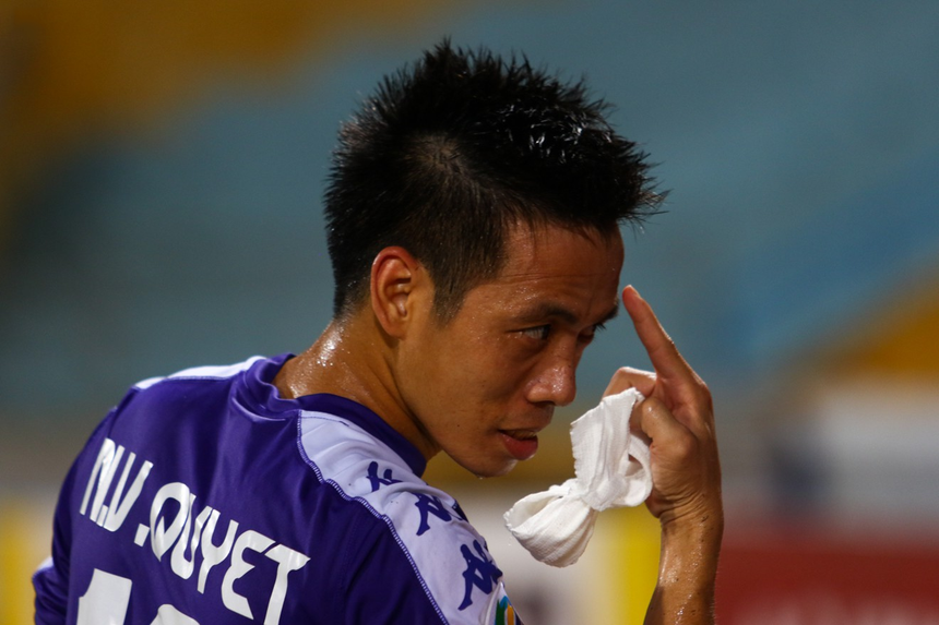 CLB Hà Nội kháng cáo cho Văn Quyết, khẳng định không có chuyện thúc cùi chỏ trọng tài - Ảnh 2.