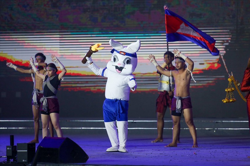 Đi Campuchia xem bóng đá SEA Games 32 hết bao nhiêu tiền? Di chuyển thế nào rẻ nhất? - Ảnh 3.