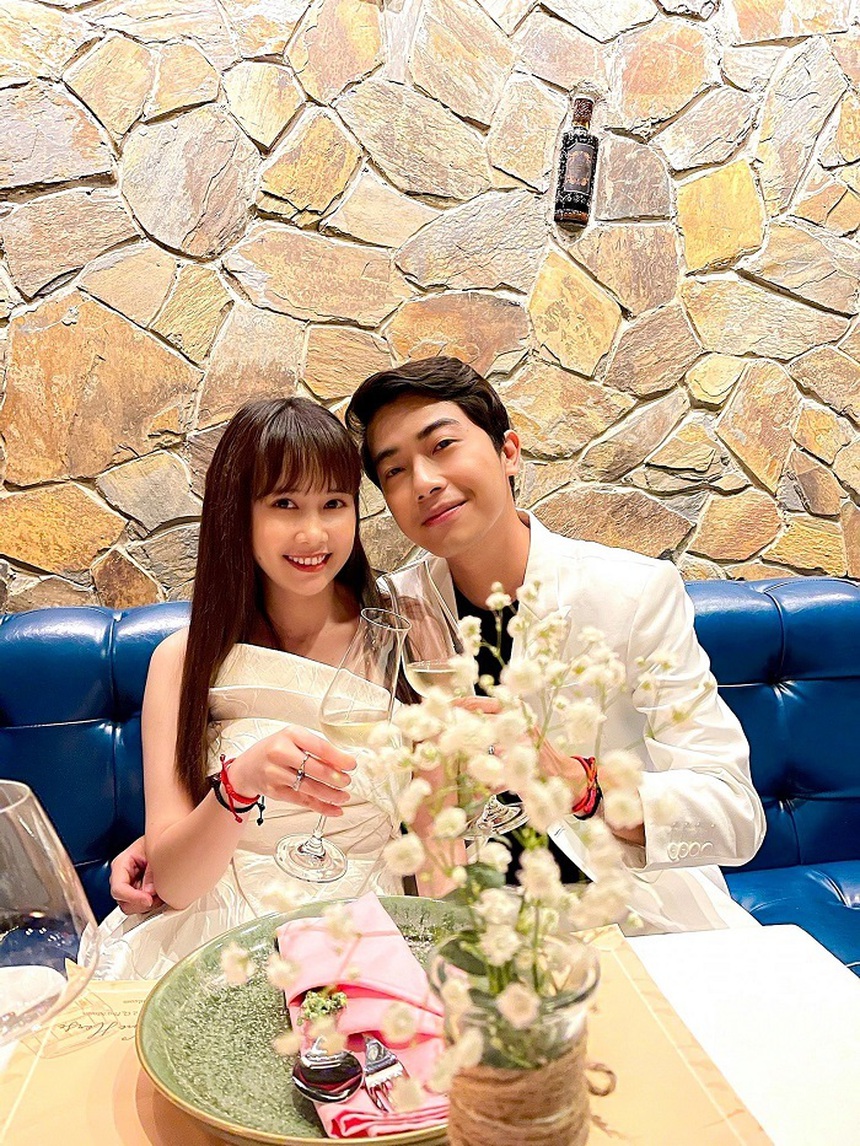 'Nhả vía' cho anh em, Cris Phan khoe khoảnh khắc hạnh phúc trọn vẹn, có cả tình yêu lẫn đam mê - Ảnh 1.