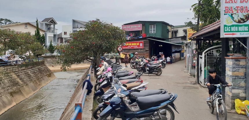 "Hoang mang" khi đi ăn lẩu bò ở Đà Lạt: đứng giữa trăm ngàn sự lựa chọn, không biết hàng nào mới là chính gốc - Ảnh 5. "Hoang mang" khi đi ăn lẩu bò ở Đà Lạt: đứng giữa trăm ngàn sự lựa chọn, không biết hàng nào mới là chính gốc - Ảnh 5.