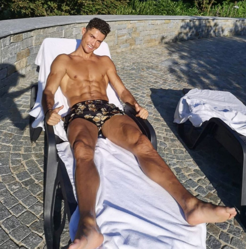 Thói quen đặc biệt giúp Ronaldo duy trì phong độ đỉnh cao: Sơn móng chân, ăn 6 bữa, ngủ 6 giấc - Ảnh 4.