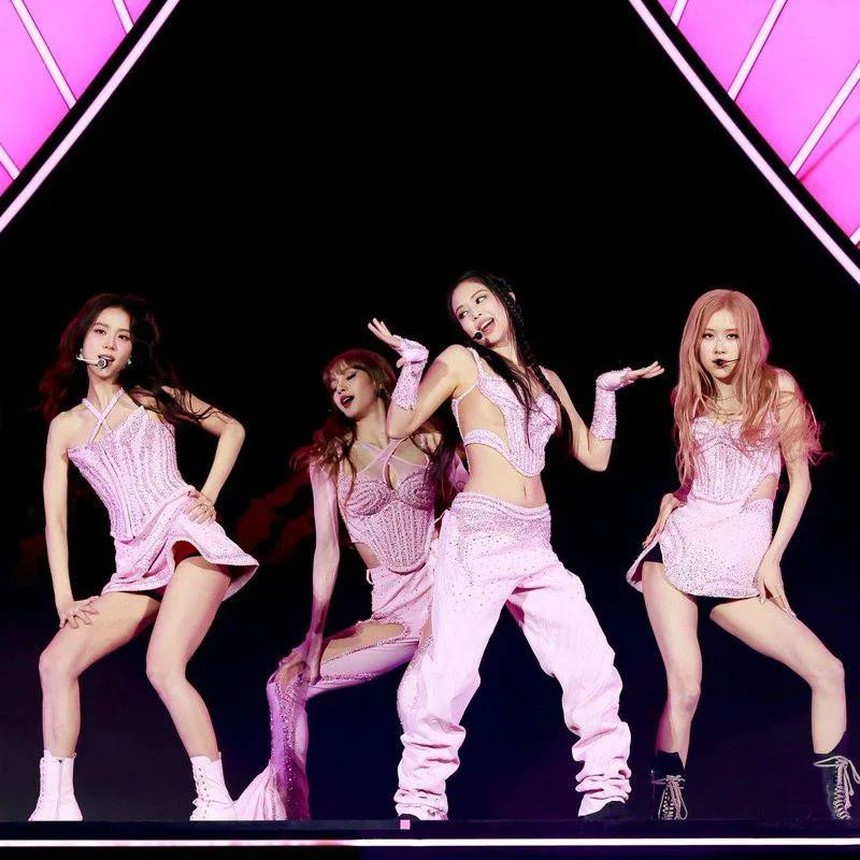 BLACKPINK và những cái nhất ở Coachella 2023: Jennie 'bốc' nhất, Rosé nhiều ẩn tình nhất, Lisa kín tay nhất và Jisoo... nhạt nhất! - Ảnh 1.