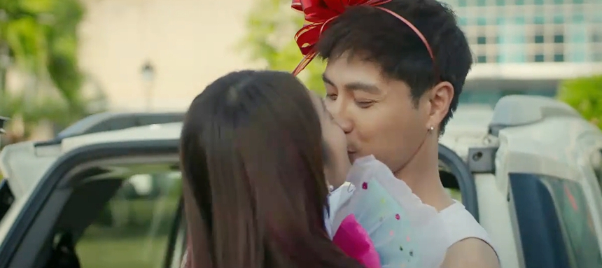 Gia đình mình vui bất thình lình: Sự thật không như là mơ phía sau cảnh Thanh Sơn trốn trong ô tô của Khả Ngân - Ảnh 3. Gia đình mình vui bất thình lình: Sự thật không như là mơ phía sau cảnh Thanh Sơn trốn trong ô tô của Khả Ngân - Ảnh 3.