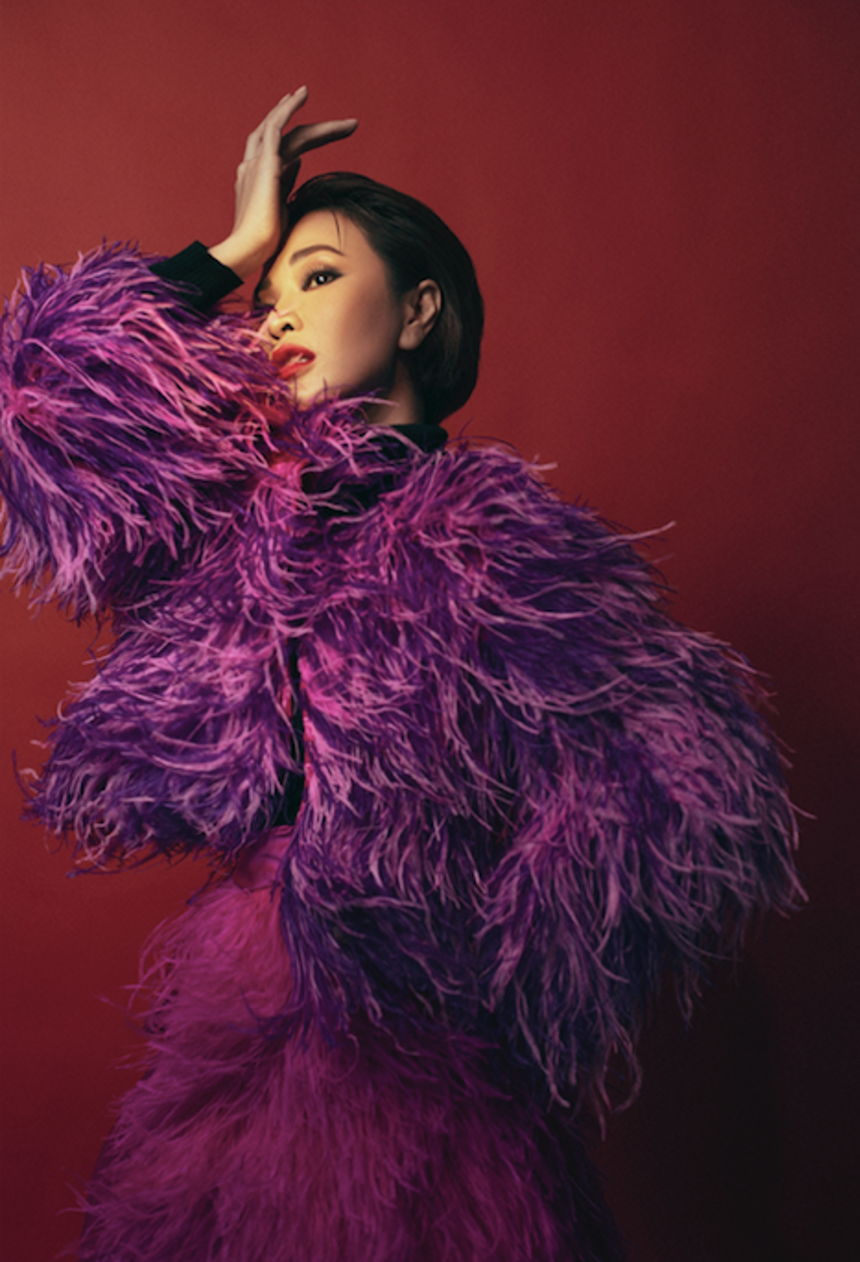 Ca sĩ Ái Phương, Uyên Linh hát những bản nhạc phim - Ảnh 2.