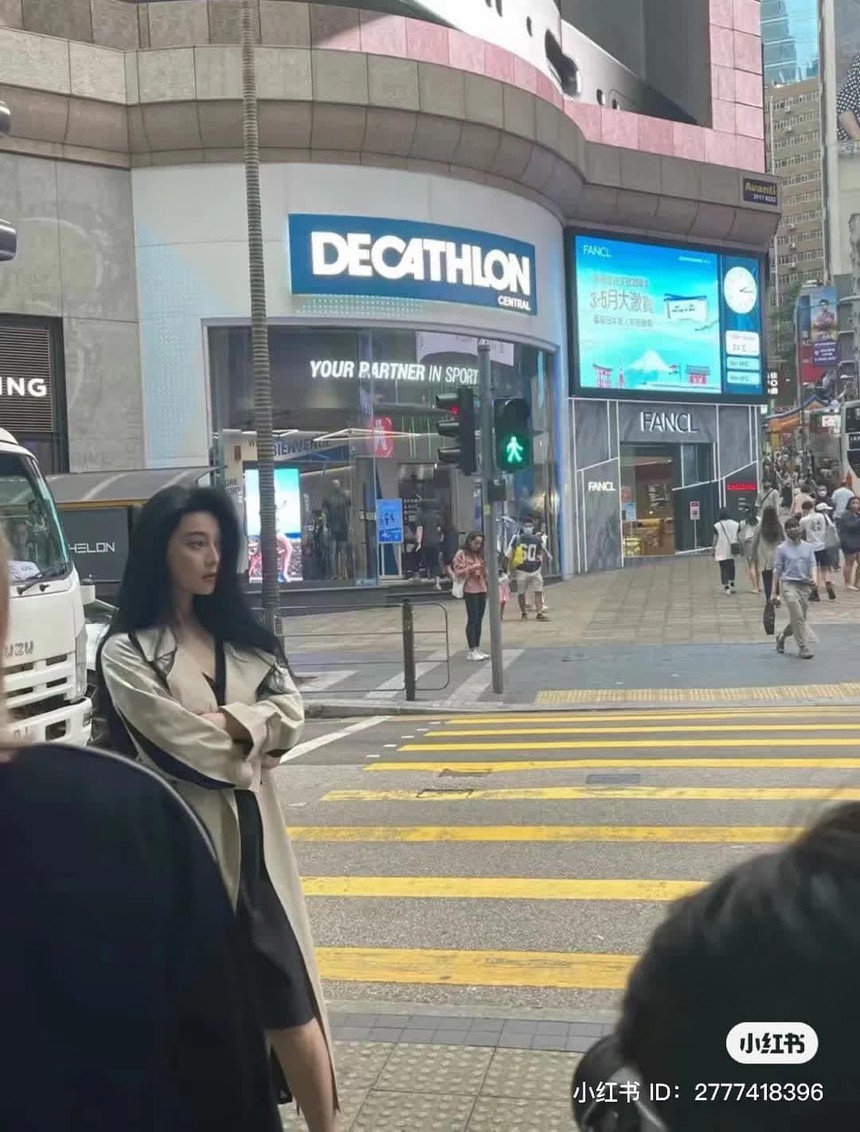 Thêm ảnh Phạm Băng Băng tại Hong Kong (Trung Quốc): Không góc chết, đẹp bất chấp gió thổi tóc rối bời - Ảnh 6.