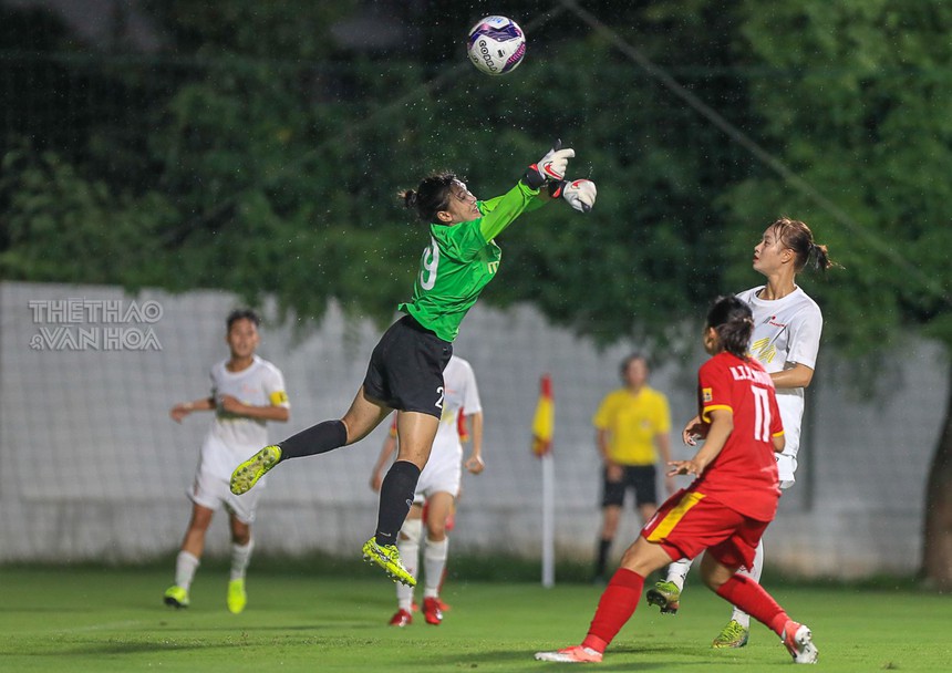 Nữ thủ môn 18 tuổi của Hà Nam xinh như hot girl, có một điểm còn 'out trình cả hoa hậu' - Ảnh 6. Nữ thủ môn 18 tuổi của Hà Nam xinh như hot girl, có một điểm còn 'out trình cả hoa hậu' - Ảnh 6.