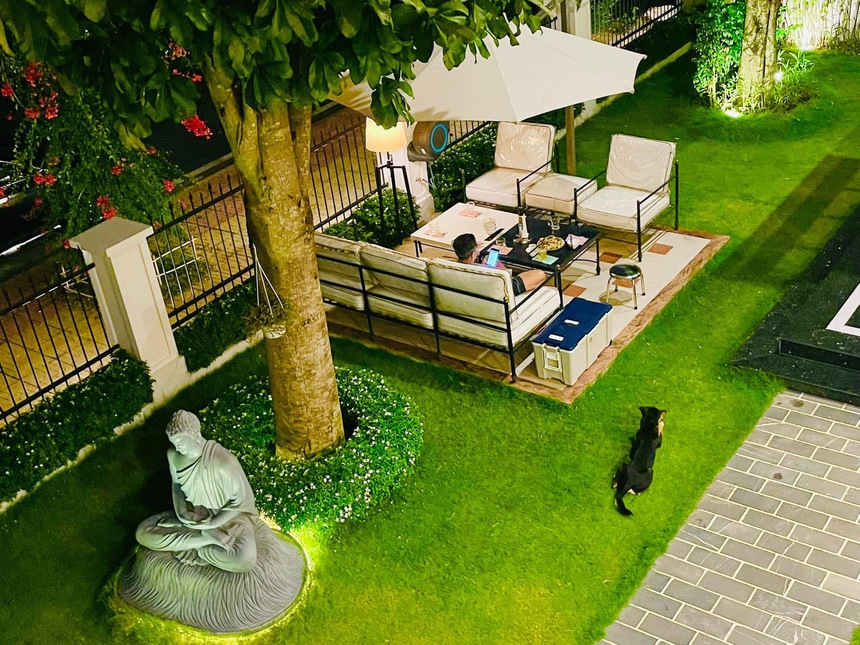 Biệt thự bề thế hơn 40 tỷ của diễn viên Quốc Trường: Diện tích hơn 300m2, thuộc khu phố nhà giàu ở TP.HCM - Ảnh 9.