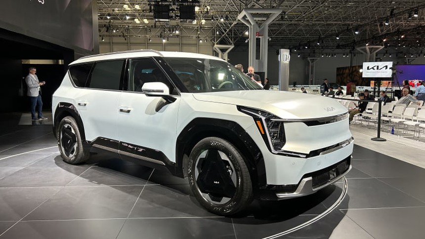 Nhìn lại 2 triển lãm diễn ra tại Mỹ và Trung Quốc trong tháng 4: Cán cân đã đảo chiều - Ảnh 3.