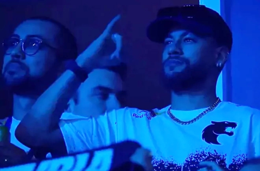 Nước đi cao tay của nàng WAG nóng bỏng khiến Neymar nghỉ chơi với bạn xấu: Cô ấy không bao giờ nổi giận - Ảnh 3. Nước đi cao tay của nàng WAG nóng bỏng khiến Neymar nghỉ chơi với bạn xấu: Cô ấy không bao giờ nổi giận - Ảnh 3.