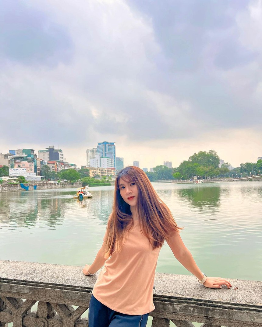 Mĩ nhân SEA Games thừa nhận không dám đăng ảnh nóng bỏng vì mẹ không cho, nhìn đôi chân biết ngay là dân thể thao  - Ảnh 9.