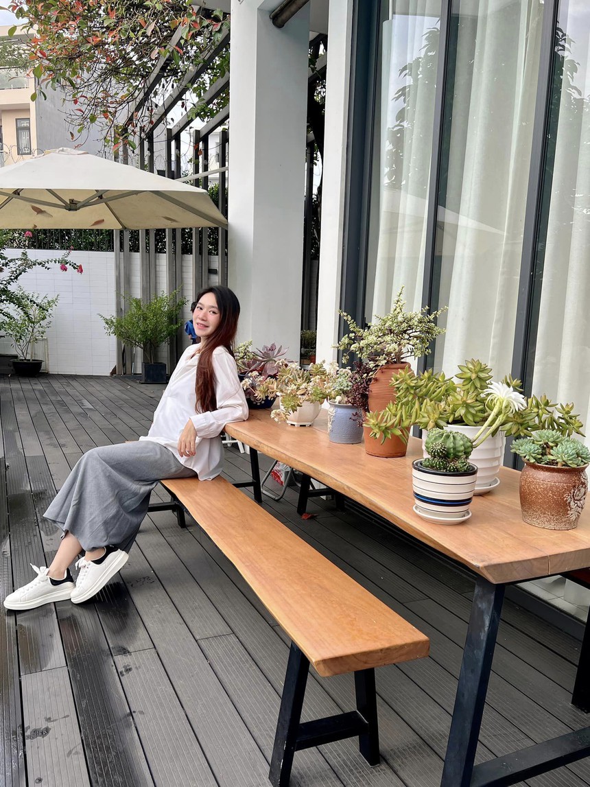 2 cơ ngơi chục tỷ chưa là tất cả, vợ chồng Lý Hải giàu cỡ nào?  - Ảnh 7.