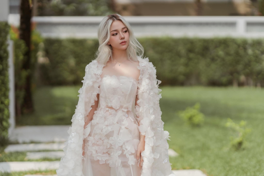 Tự nhận sống thực dụng nhưng đã thay đổi trong vài năm, Linh Ngọc Đàm nhận nhiều tranh cãi - Ảnh 1.