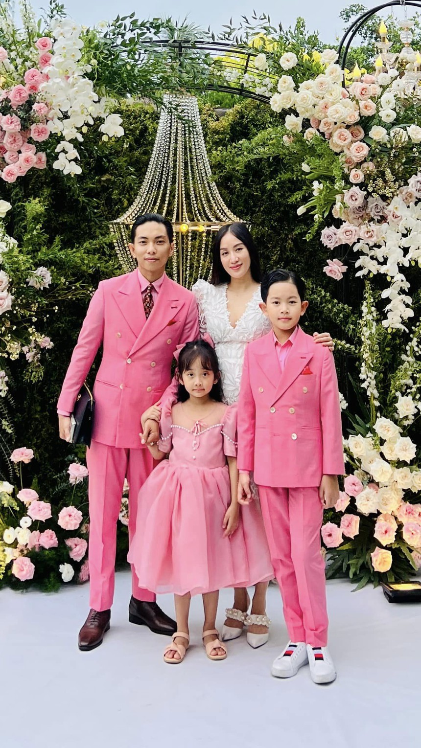 Hai nhóc tỳ nhà Khánh Thi - Phan Hiển: Cậu cả điển trai, nghiêm túc đạt HCV thế giới, con gái 5 tuổi gây sốt với khí chất "mợ chảnh" - Ảnh 2.