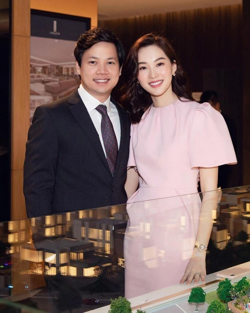 Hoa hậu 9x làm dâu hào môn: Kết hôn với chủ tịch tập đoàn “sinh ra từ vạch đích” vẫn khiêm tốn, cùng chồng duy trì 1 điều tuyệt vời - Ảnh 1.