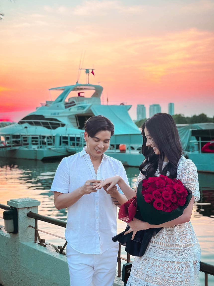 Chân dung bạn gái cao 1m80, là người mẫu ảnh có tiếng vừa được Hồ Quang Hiếu cầu hôn - Ảnh 1.